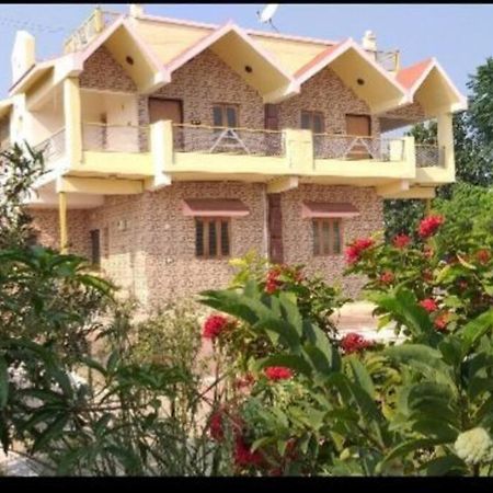 Farmhouse Close To Nature - Kesari Farm Gandhinagar Dış mekan fotoğraf