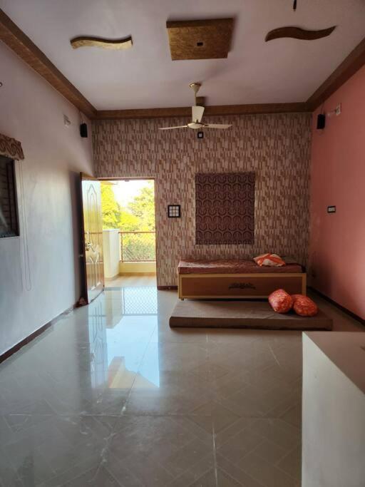 Farmhouse Close To Nature - Kesari Farm Gandhinagar Dış mekan fotoğraf