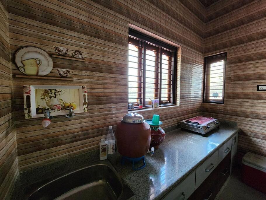 Farmhouse Close To Nature - Kesari Farm Gandhinagar Dış mekan fotoğraf