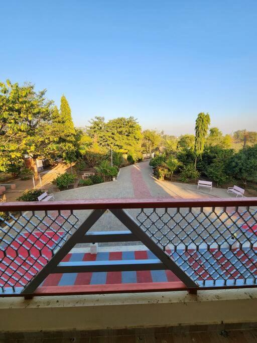 Farmhouse Close To Nature - Kesari Farm Gandhinagar Dış mekan fotoğraf